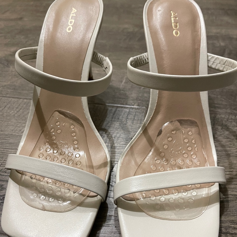 Aldo slip on sandal heel